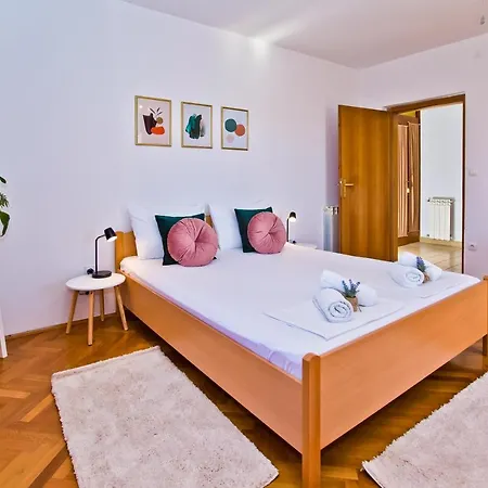 Apartments And Rooms Marija Hvar Town Exterior photo