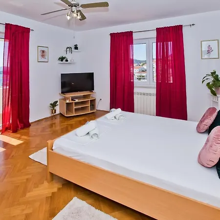 Apartments And Rooms Marija Hvar Town Exterior photo