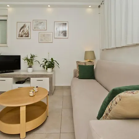 Apartments And Rooms Marija Hvar Town Exterior photo