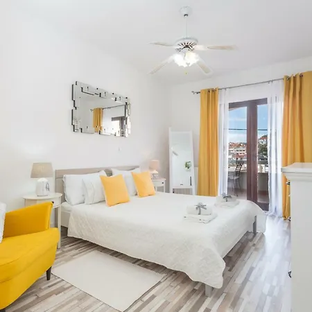 Apartments And Rooms Marija Hvar Town Exterior photo